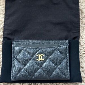 AUTHENTIC: Chanel Caviar Card Case